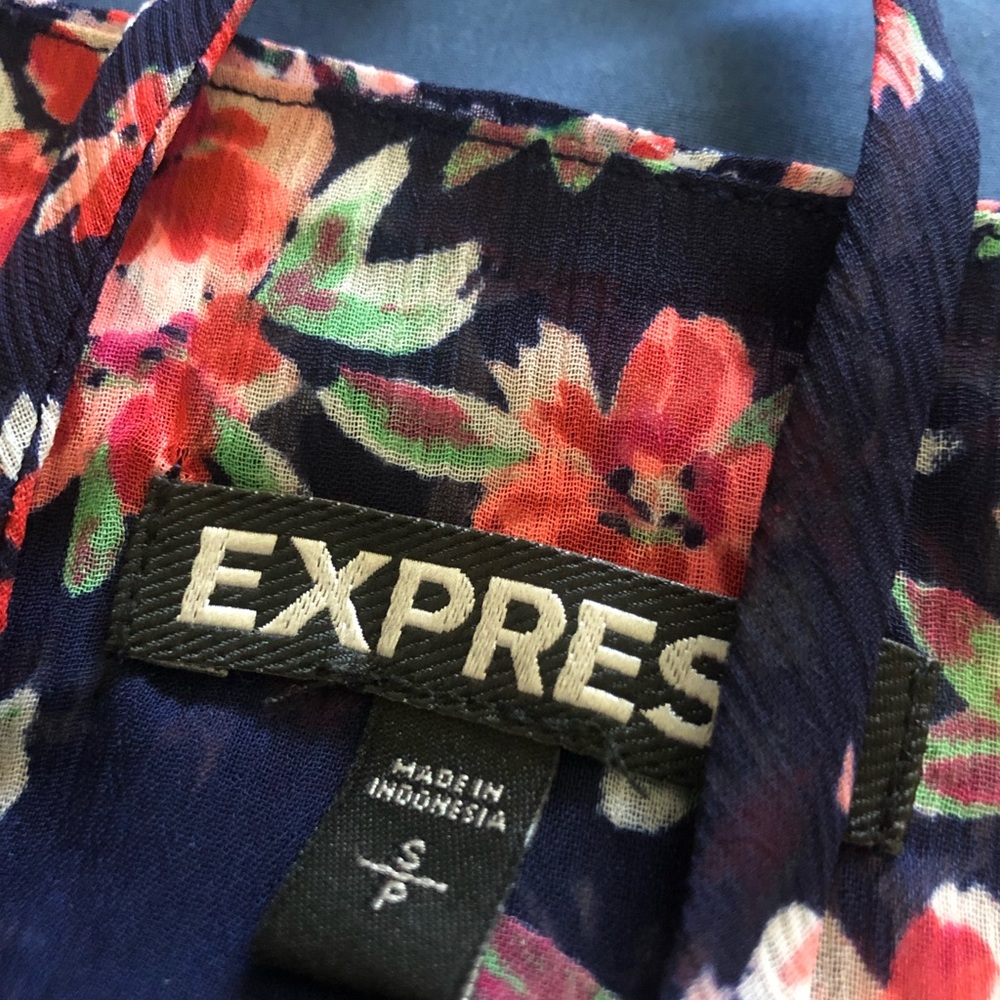 Express Women’s Small Flowered Pattern Crop Top - image 2